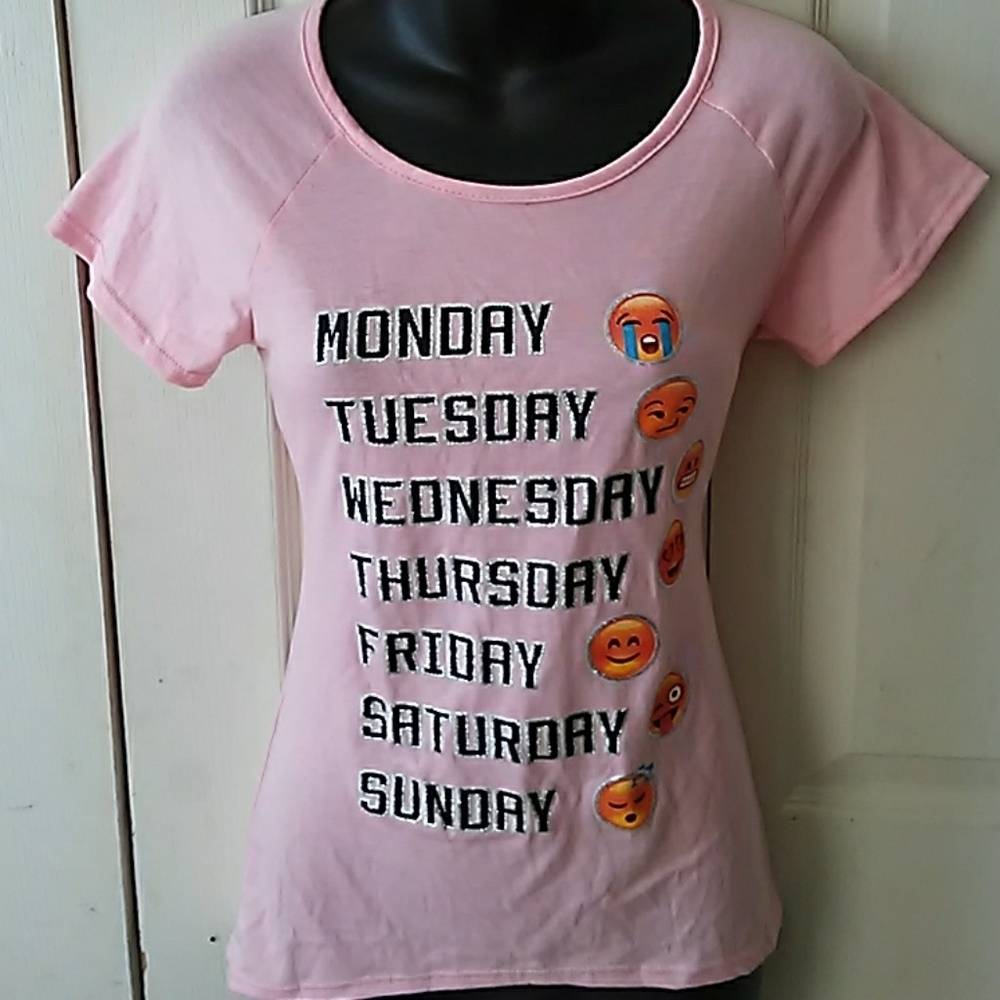 Short sleeve knit emogie screened t-shirt